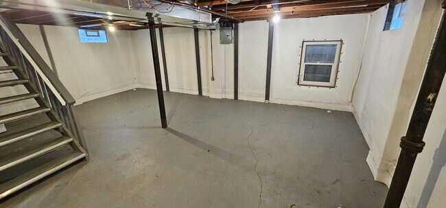 Foto del edificio - 1421 E 14 Mile Rd