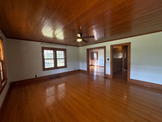 Building Photo - 4350 Stephenson Rd