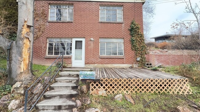 Building Photo - 1270 E Sherman Ave