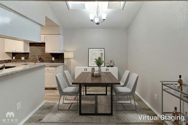 Foto del edificio - 1509 Brook Forest Dr