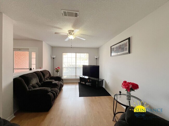Building Photo - Spacious 4 Bedrooms in South Crestview!