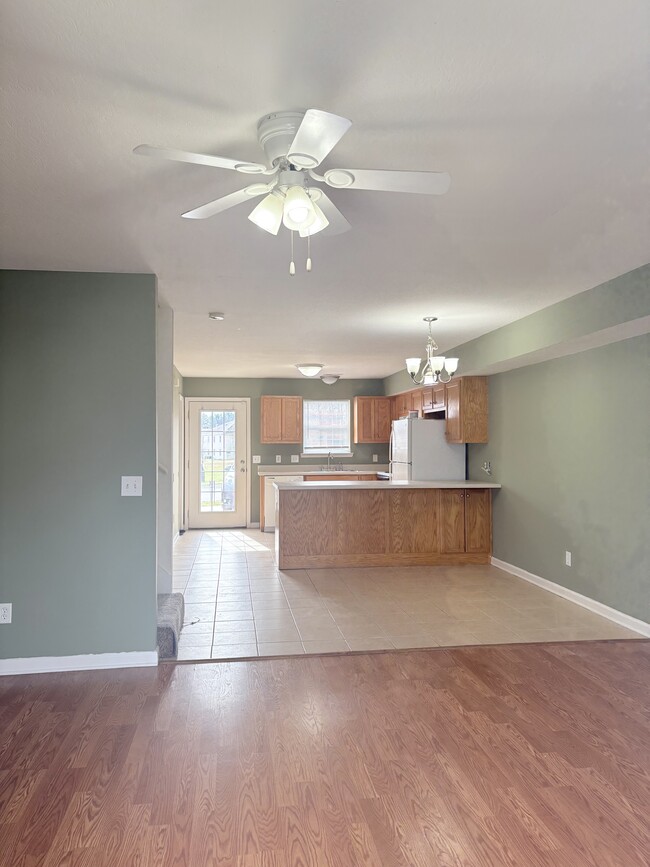 Building Photo - 2708 Lantern Walk SE