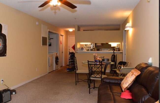 Building Photo - 1221 University Ct
