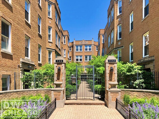 Foto del edificio - 521 W Belmont Ave
