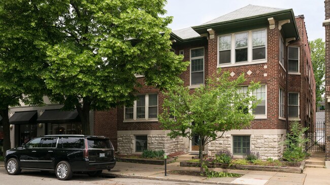 ¡Ubicación, ubicación, ubicación! - 4721 McPherson Ave