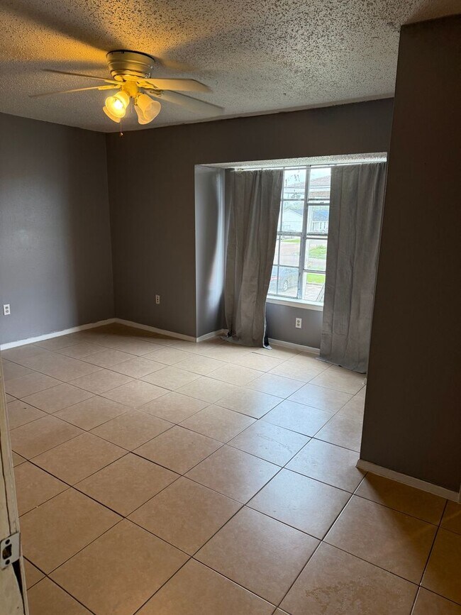 Foto del edificio - FOR RENT in BATON ROUGE!