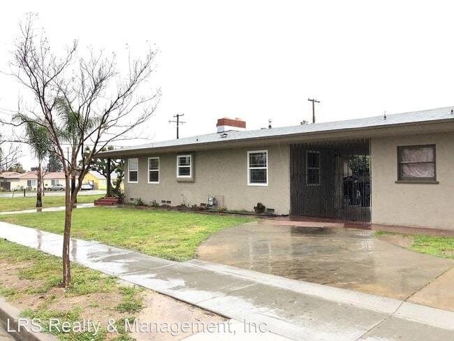 Building Photo - 3 br, 1 bath House - 1096 E Lynwood Dr