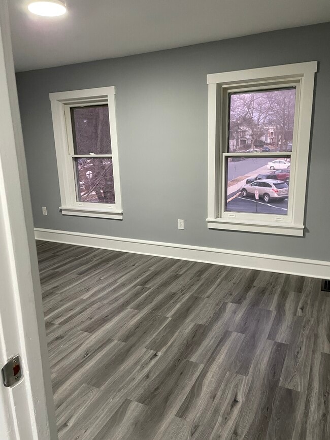 Front bedroom - 20 Perkasie Ave
