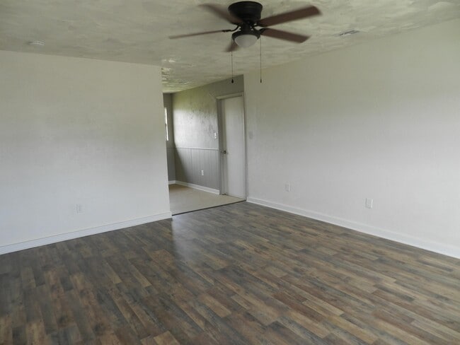 Building Photo - 701 SW 46th St