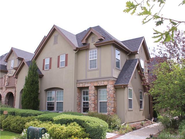 Building Photo - 2578 Syracuse St