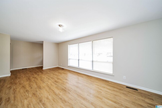 Building Photo - 2074 Nixon Rd