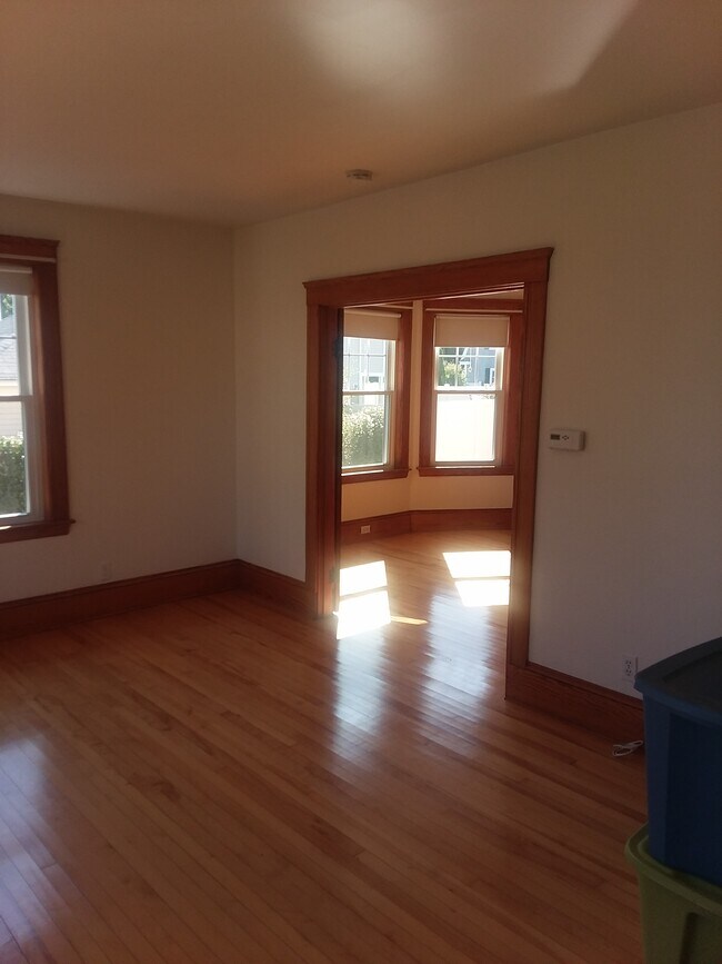 Entrada a la sala de estar - 10 Beacon Hill Blvd