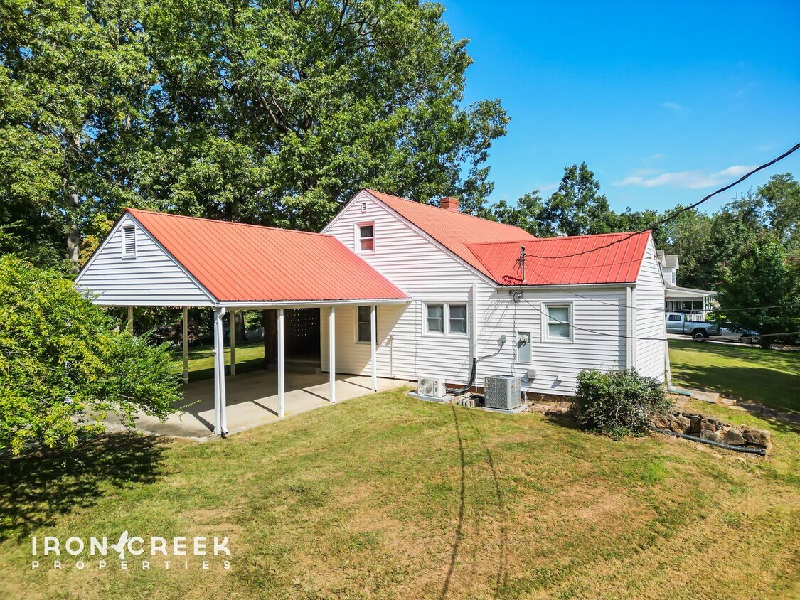 Primary Photo - Three-Bedroom on Stunning Lot with Detache...