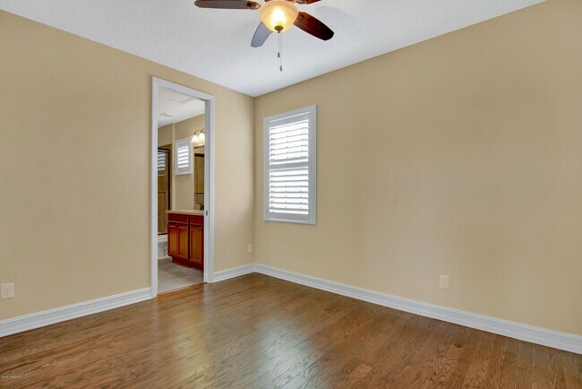 Building Photo - 7055 Primavera Ln
