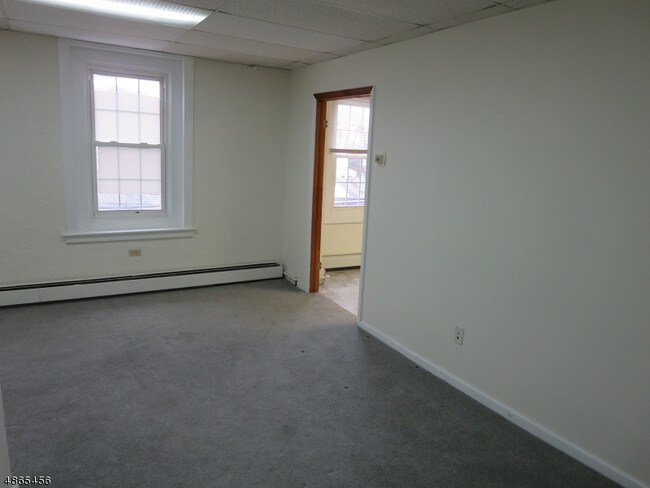 Building Photo - 6 Kelly Pl