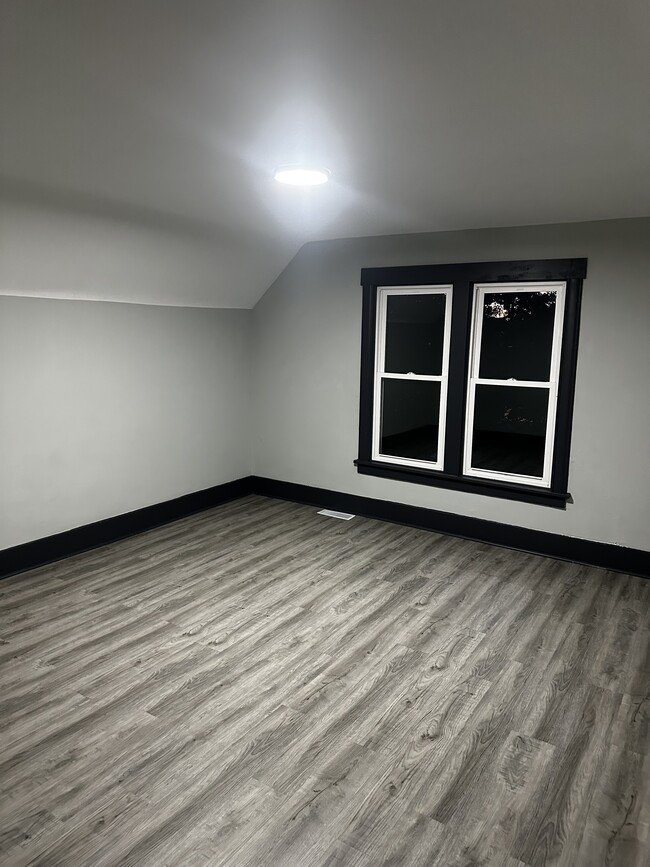 Building Photo - 111 N Melvin St