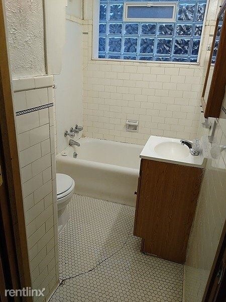 Building Photo - 1 br, 1 bath Apartment - 69 Monroe Street 3