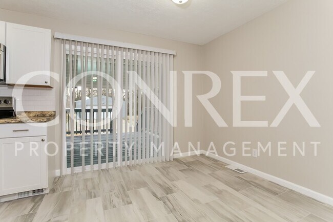 Building Photo - Beautiful 4 Bedroom