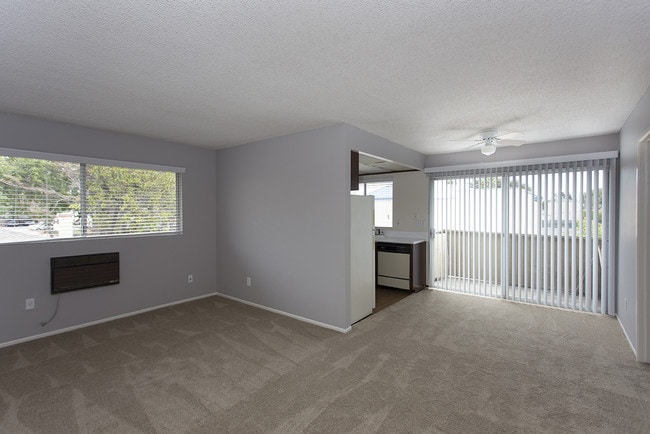 Building Photo - 162 Brightwood Ave