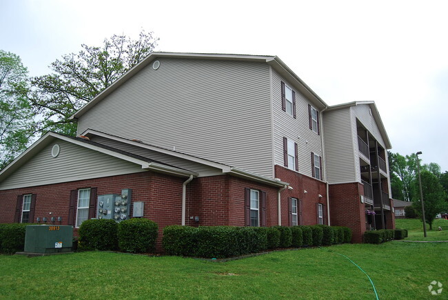 Building Photo - Meadow Oaks