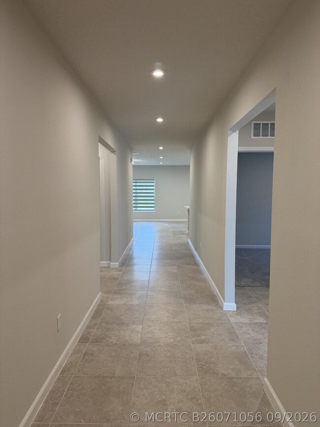 Building Photo - 13946 BLUE HAVEN Dr