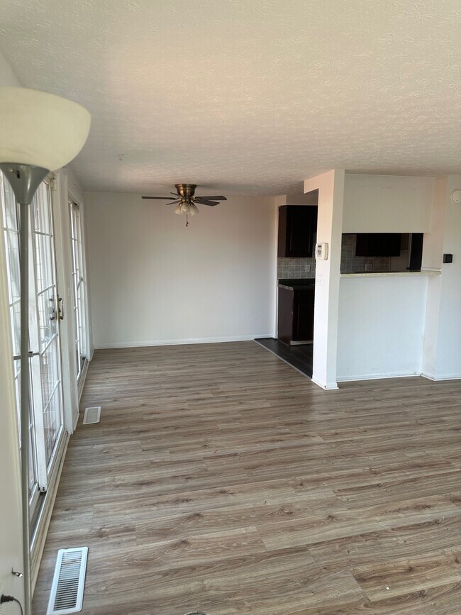 Foto del edificio - 2448 Burgandy Ln