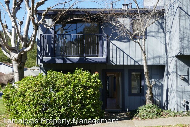 Building Photo - 3 br, 2.5 bath House - 73 Mitchell Drive