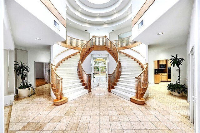 Building Photo - 8105 Coventry Cir