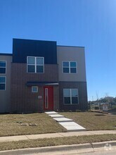 Building Photo - 2415 Chinook Wy