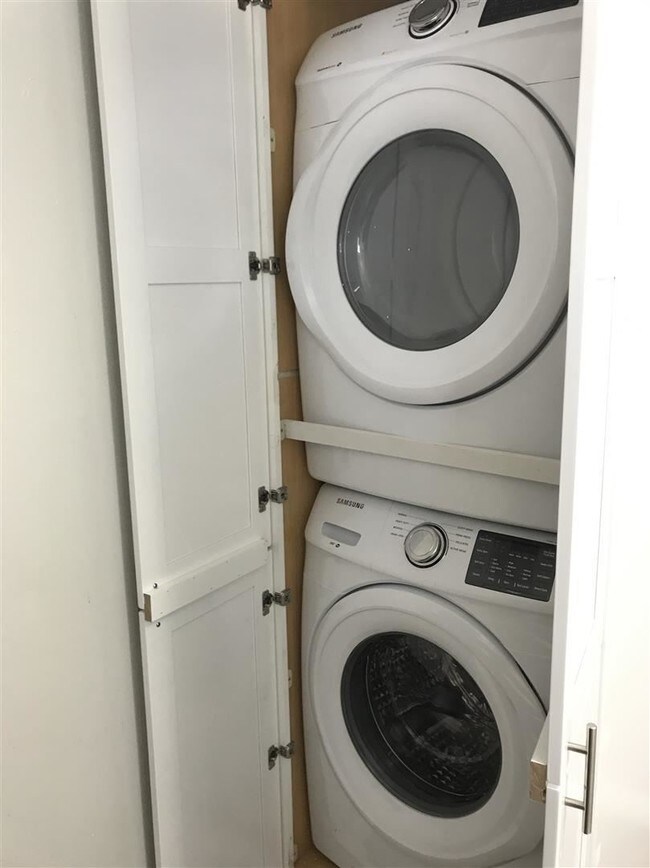 Foto del edificio - 2109 Nelson Ave