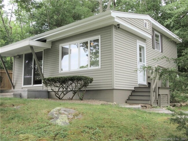 Foto del edificio - 47 Quarry Dock Rd
