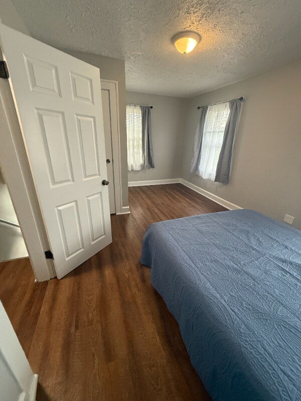 Foto del edificio - 4823 E Michigan St