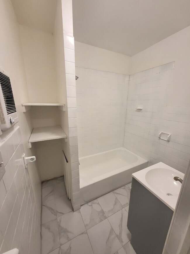 Building Photo - 5936 Haverford Ave