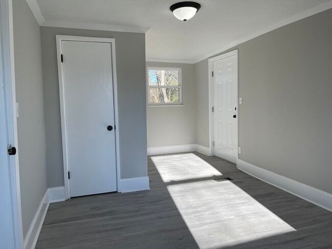 Photo - 202 E Columbia Ave Apartment