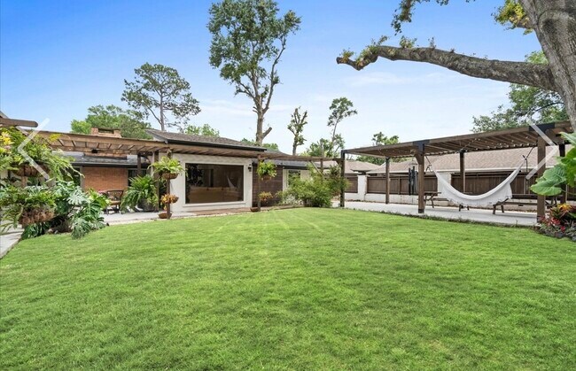 Building Photo - 2108 Chimney Rock Rd