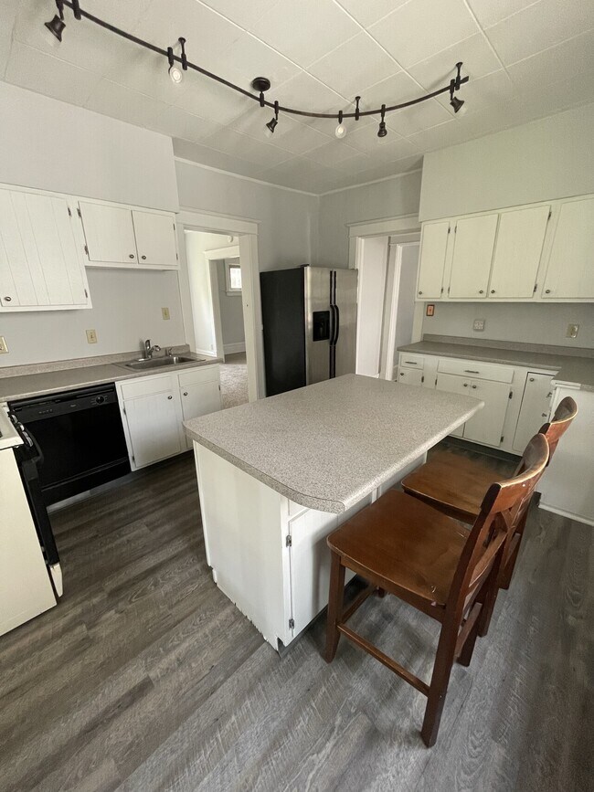 Foto del edificio - 707 Lincoln