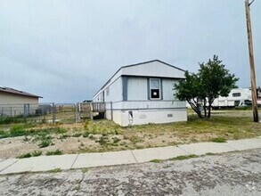 Building Photo - 808 Apple Ave