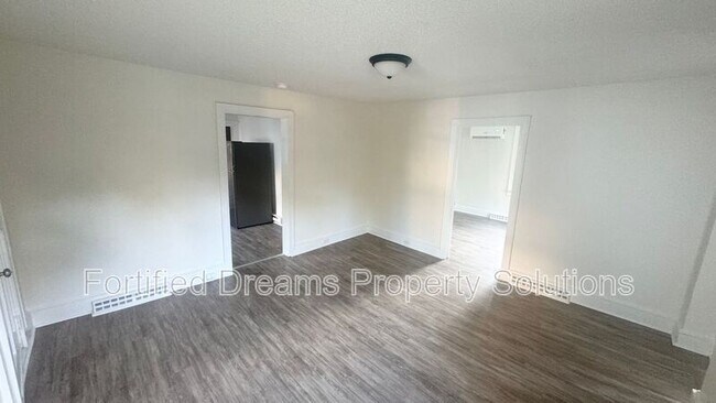 Foto del edificio - 636 McCreary St
