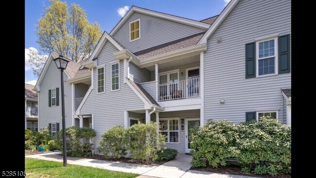 Foto del edificio - 5803 Tudor Dr