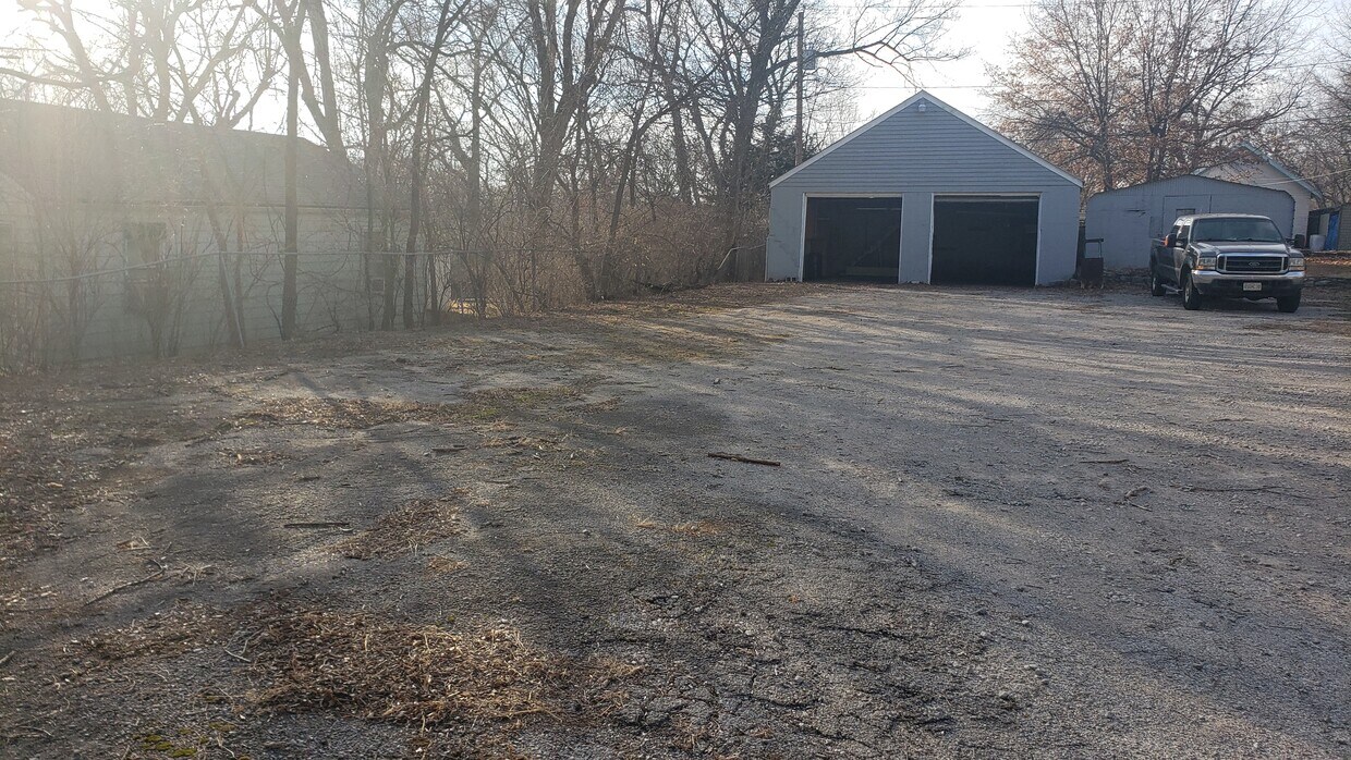 8026 S Benton Ave, Kansas City, MO 64132 House Rental in Kansas City