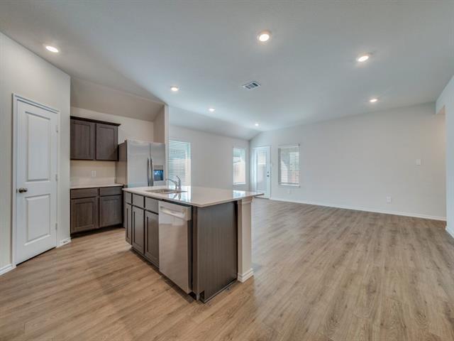 Building Photo - 3925 Limestone Blf Dr