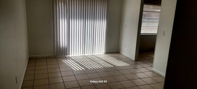 Foto del edificio - 2039 Woodbridge Ln