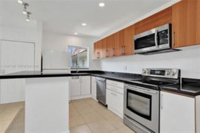 Foto del edificio - 3050 NE 5th Ter