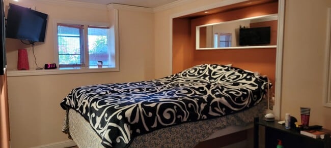 Bedroom - 308 Quinnhill Rd