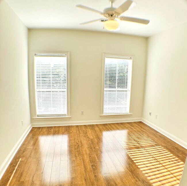 Foto del edificio - 913 Birdsall St