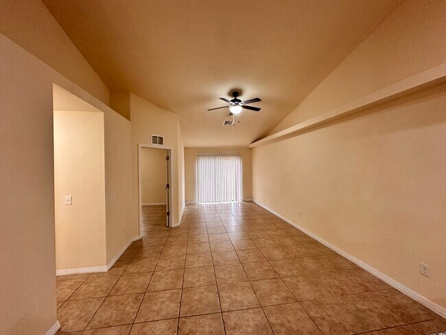 Foto del edificio - 728 SE 4th Terrace