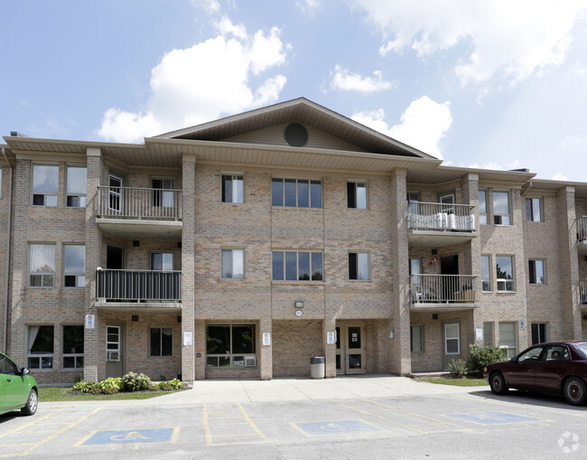 Edge Hill Terrace Apartments - 191-193 Edgehill Dr Barrie, ON ...