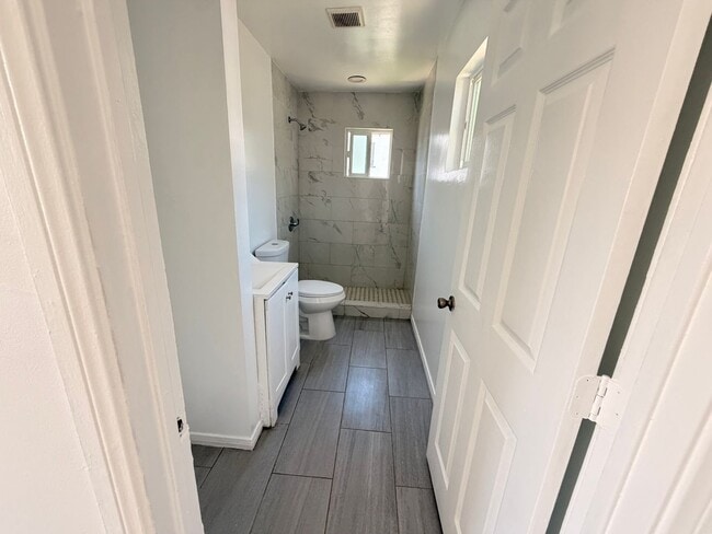 Building Photo - Studio for Rent – San Diego