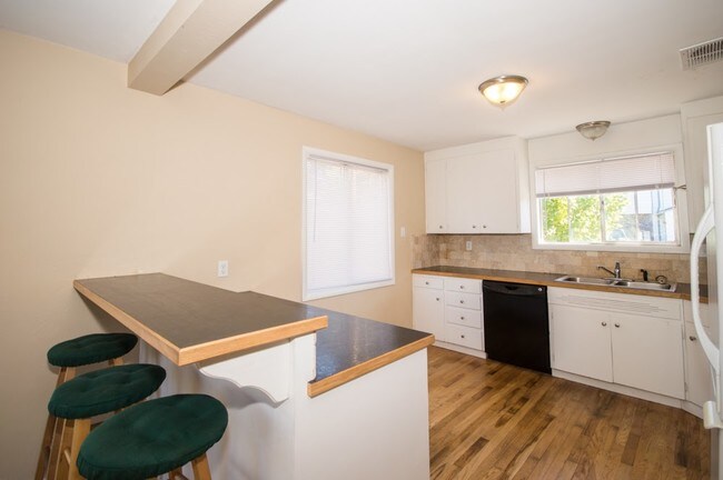Foto del edificio - 830 NW 25th St