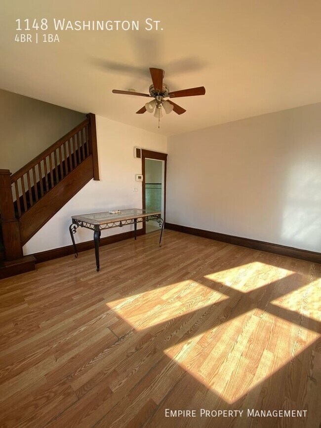 Foto del edificio - 4 Bedroom/1 Bathroom Home in Easton!!